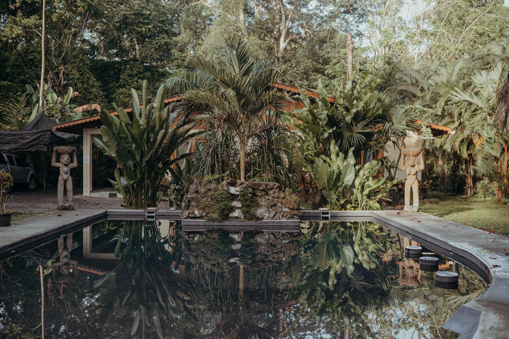 Casa De Los Amigos Caribena Кахуита Екстериор снимка